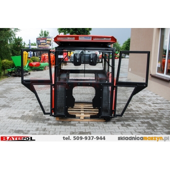 Kabina C-330 NAGLAK  >>TUR<<  metalowe błotniki kanciaste